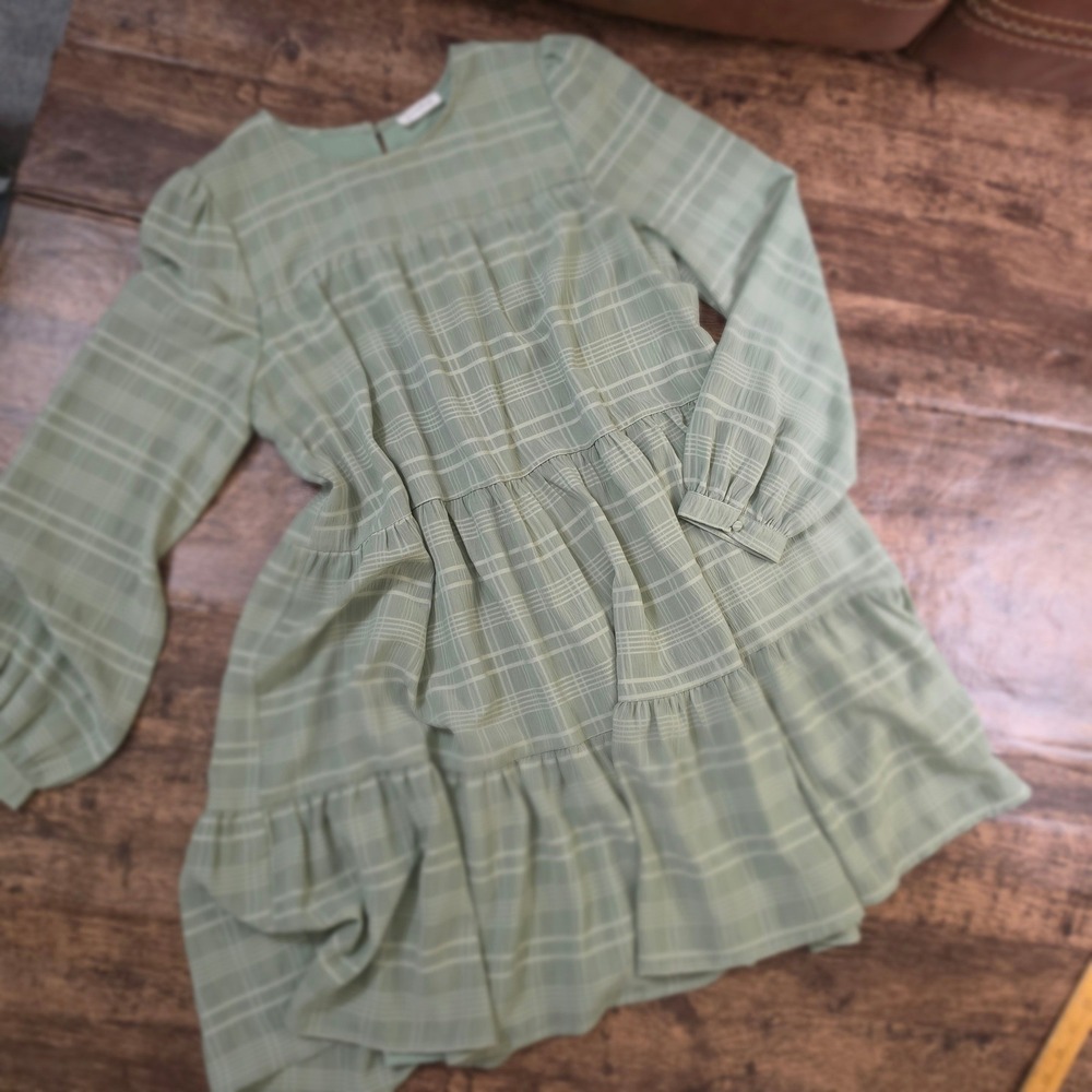 STORIA Plaid Babydoll Mini Dress Womens Small Sage Green Tiered Long Sleeve Crew